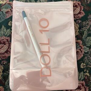 DOLL 10 ALL EYE NEED
ALL EYE NEED SELF-SHARPENING EYELINER in NAVY